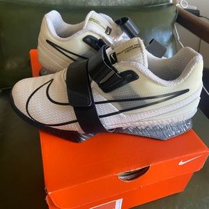 White/Black Nike Romaleos 4 Weightlifting Shoes- Women's Size 7.5, Men's Size 6